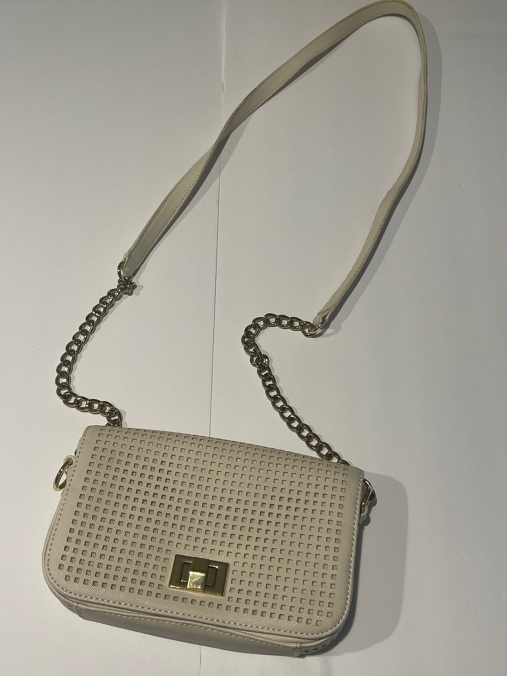 Banana republic eyelet perforated Cream Crossbody Shoulder Bag gold Chain Strap